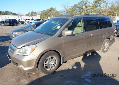 2005 Honda Odyssey Touring from USA, damaged, VIN 5FNRL38865B032647